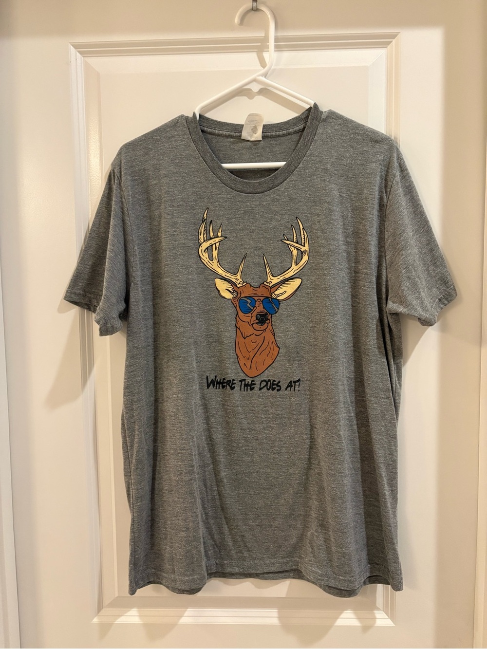 Gray Graphic Deer T-Shirt with Sunglasses